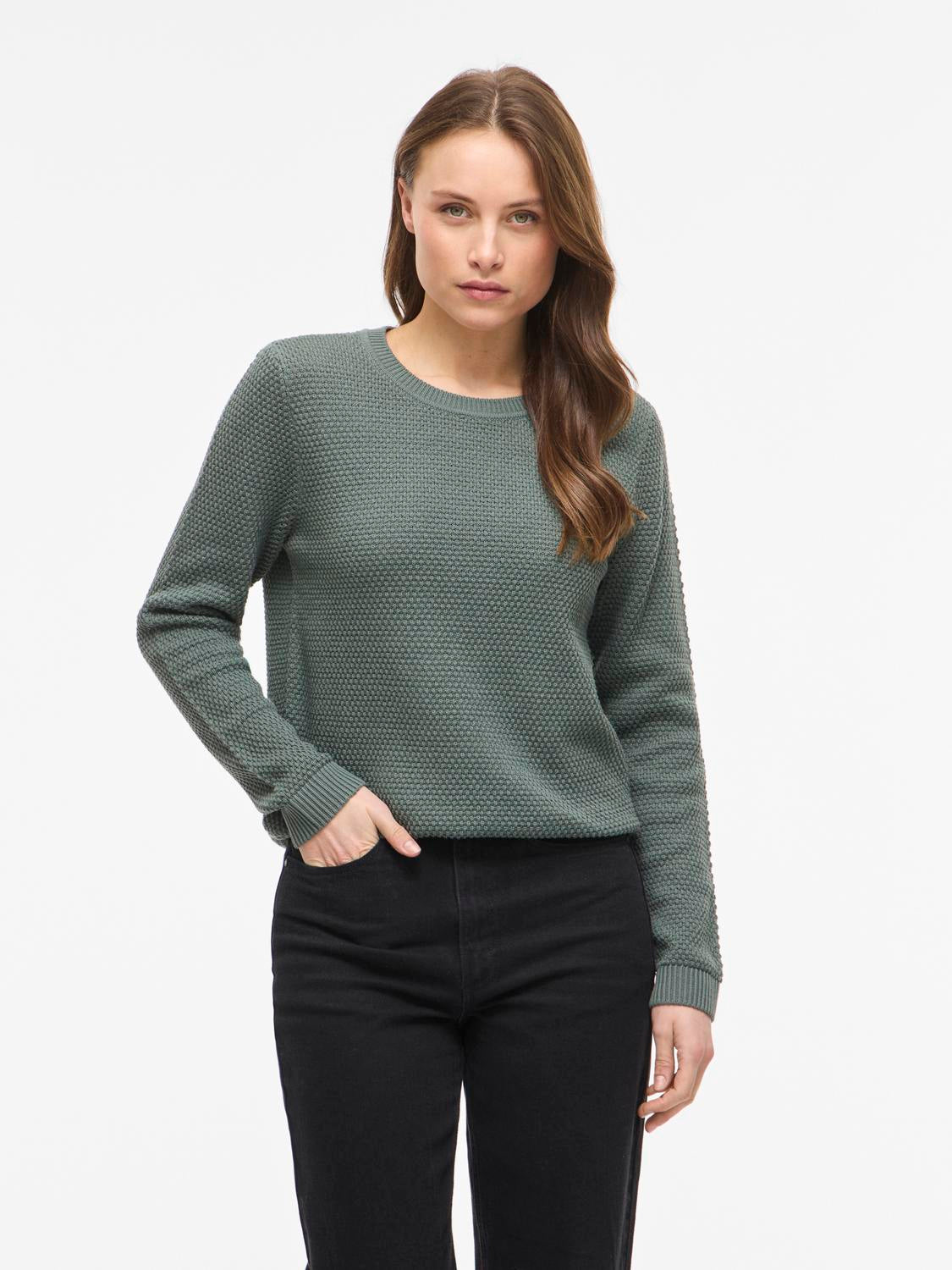 model_shot-front